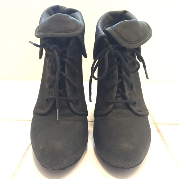 Elizabeth and James Manor Black Booties - Picture 3 of 8